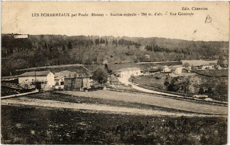 Carte postale ancienne Les Echarmeaux Station estivale. Vue générale