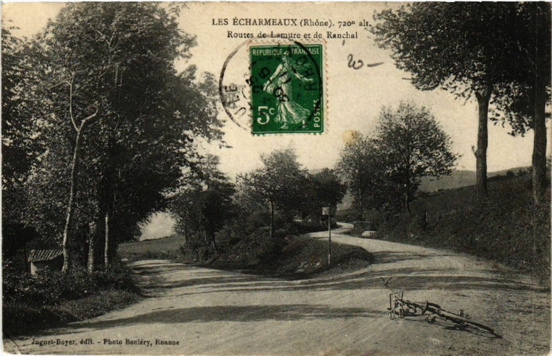 Carte postale ancienne Les Echarmeaux Routes de Lamure et de Ranchal à Ranchal