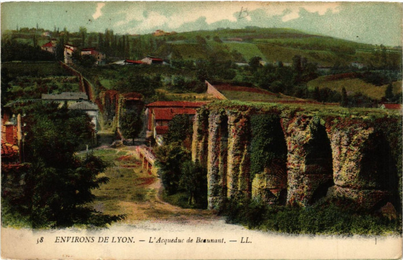 Carte postale ancienne L'Aqueduc de Beaunant à Sainte-Foy-lès-Lyon