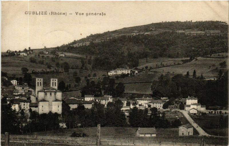 Carte postale ancienne Cublize Vue générale à Cublize