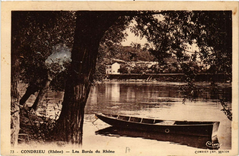 Carte postale ancienne Condrieu Les Bords du Rhone à Condrieu