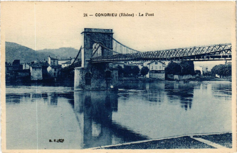 Carte postale ancienne Condrieu Le Pont à Condrieu
