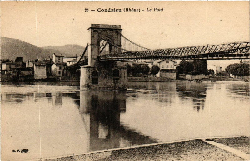 Carte postale ancienne Condrieu Le Pont à Condrieu