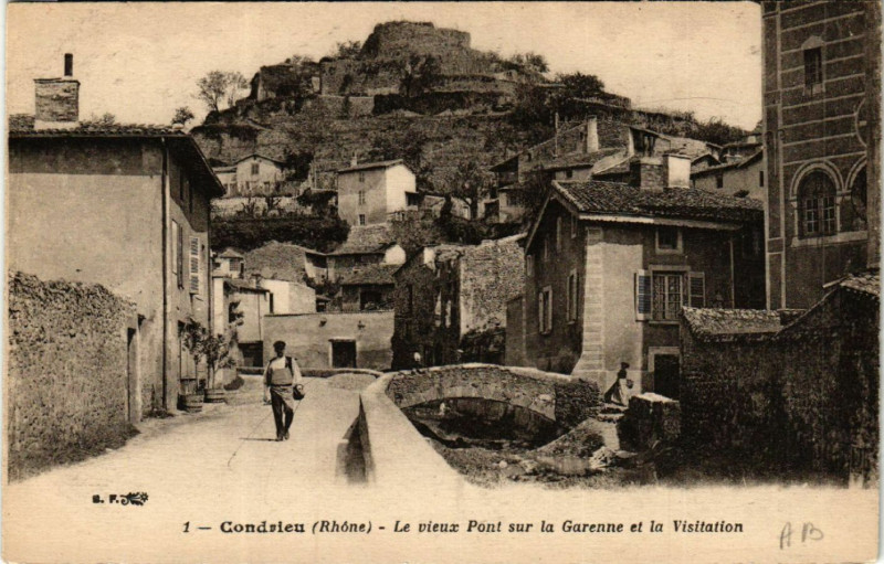 Carte postale ancienne Condrieu La Vieux Pont sur la Garenne et la Visitation à Condrieu
