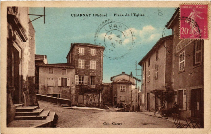 Carte postale ancienne Charnay Place de l'Eglise à Charnay