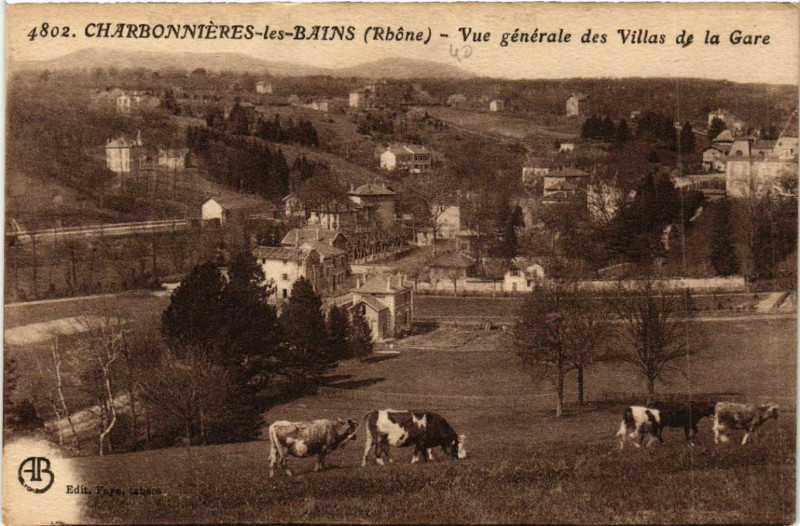Carte postale ancienne Charbonnieres-les-Bains Vue générale des Villas de la Gare à Charbonnières-les-Bains