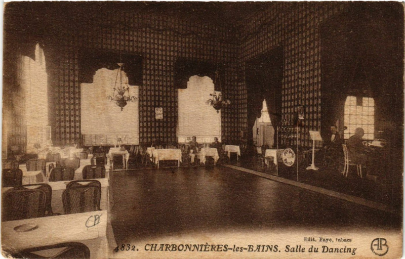Carte postale ancienne Charbonnieres-les-Bains Salle du Dancing à Charbonnières-les-Bains