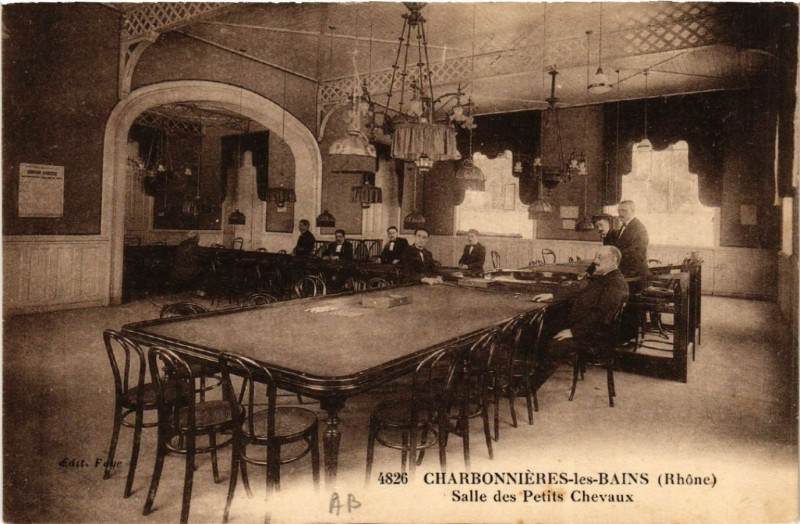 Carte postale ancienne Charbonnieres-les-Bains Salle des Petits Chevaux à Charbonnières-les-Bains