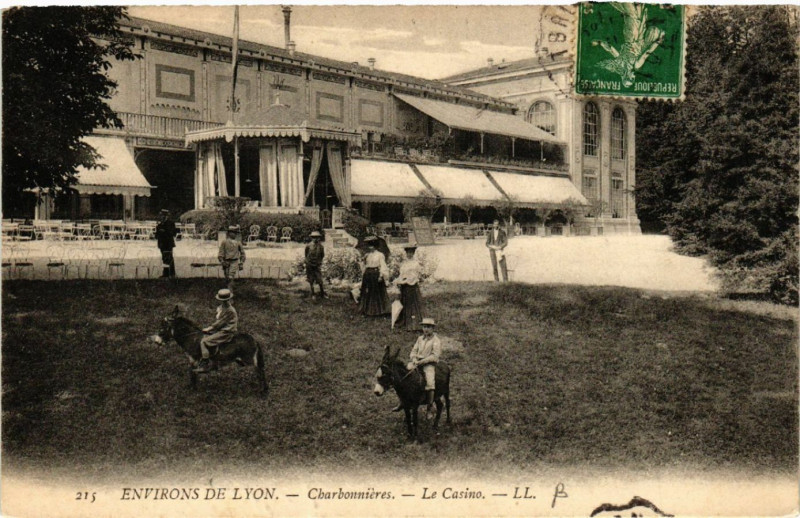 Carte postale ancienne Charbonnieres Le Casino