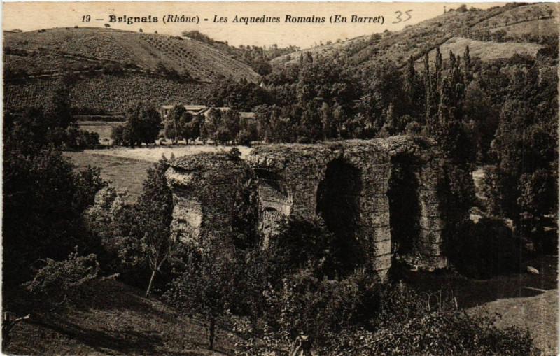 Carte postale ancienne Brignais Les Aqueducs Romains à Brignais