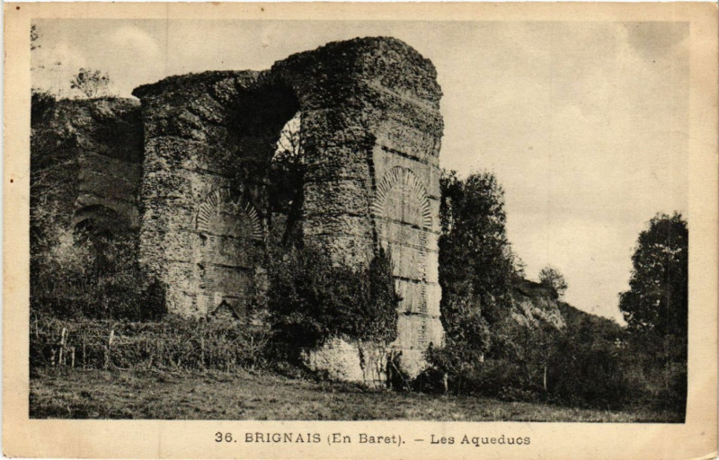 Carte postale ancienne Brignais Les Aqueducs à Brignais