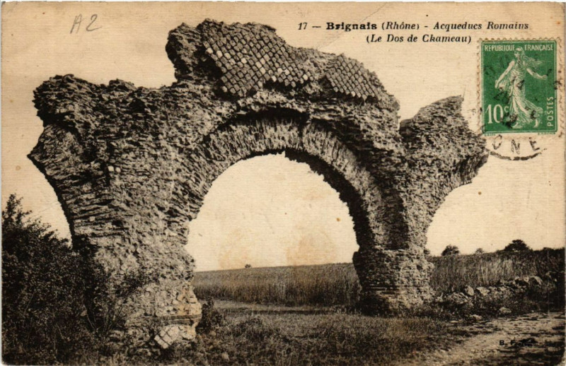 Carte postale ancienne Brignais Aqueducs Romains à Brignais