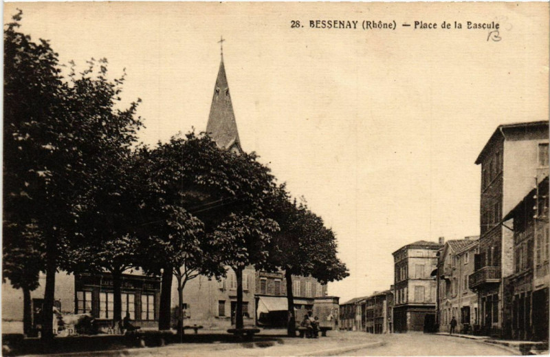 Carte postale ancienne Bessenay Place de la Bascule à Bessenay