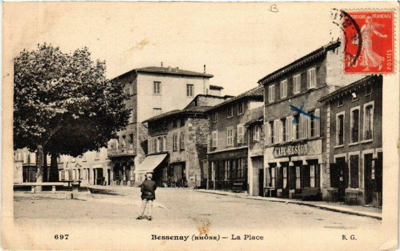 Carte postale ancienne Bessenay La Place à Bessenay