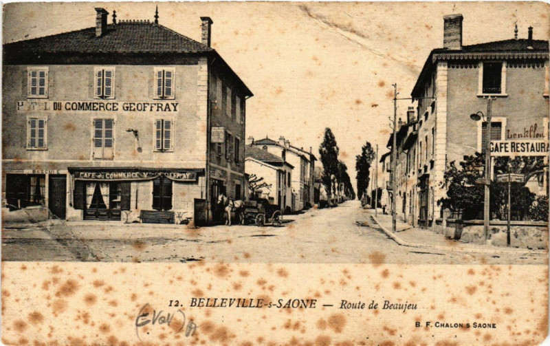 Carte postale ancienne Belleville-sur-Saone Route de Beaujeu à Beaujeu