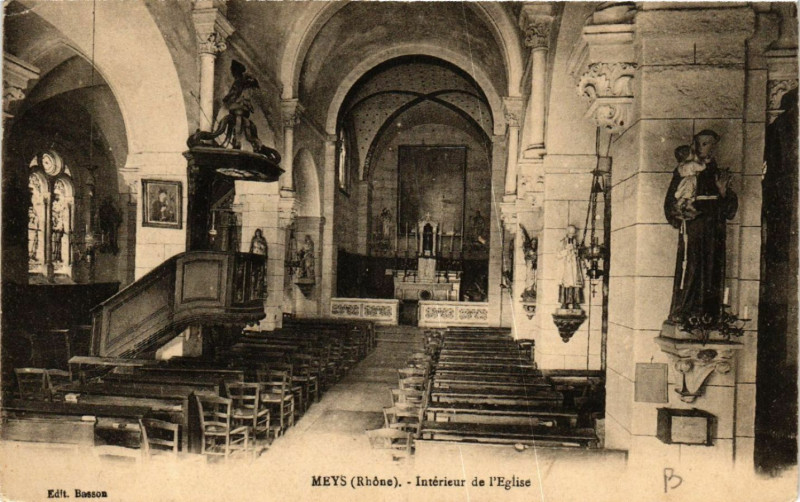 Carte postale ancienne Meys Interieur de l'Eglise. à Meys