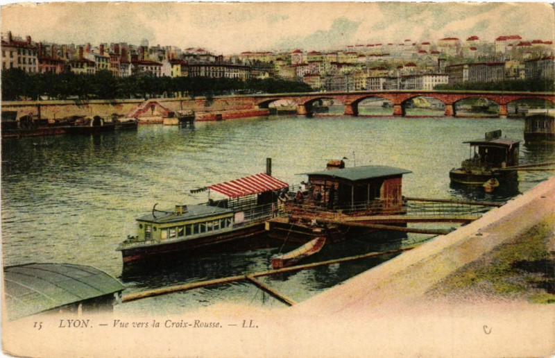 Carte postale ancienne Lyon vue vers la Croix Rousse à Lyon