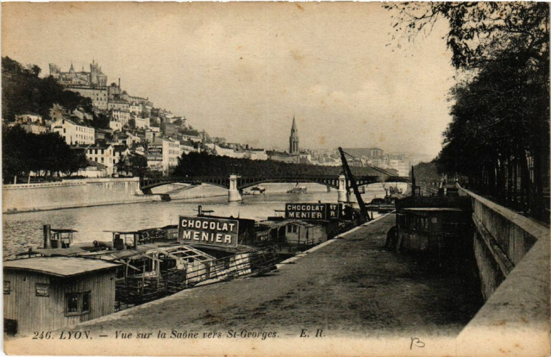 Carte postale ancienne Lyon vue sur la Saone vers St-Georges à Lyon