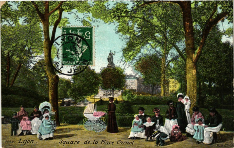 Carte postale ancienne Lyon Square de la Place Carnot à Lyon