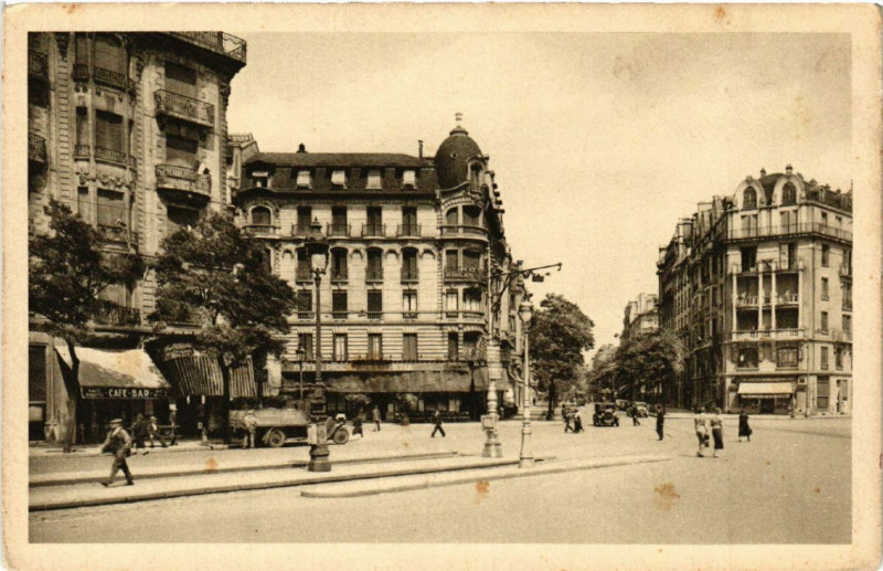 Carte postale ancienne Lyon Place Jules-Ferry. et Bd des Belges à Lyon