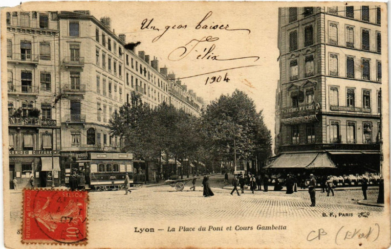 Carte postale ancienne Lyon Place du Pont. Cours Gambetta à Lyon