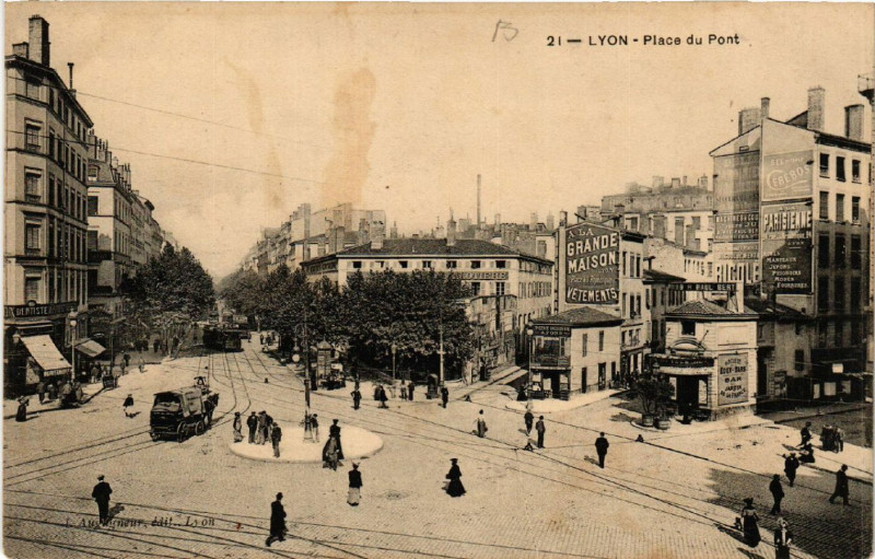 Carte postale ancienne Lyon Place du Pont à Lyon