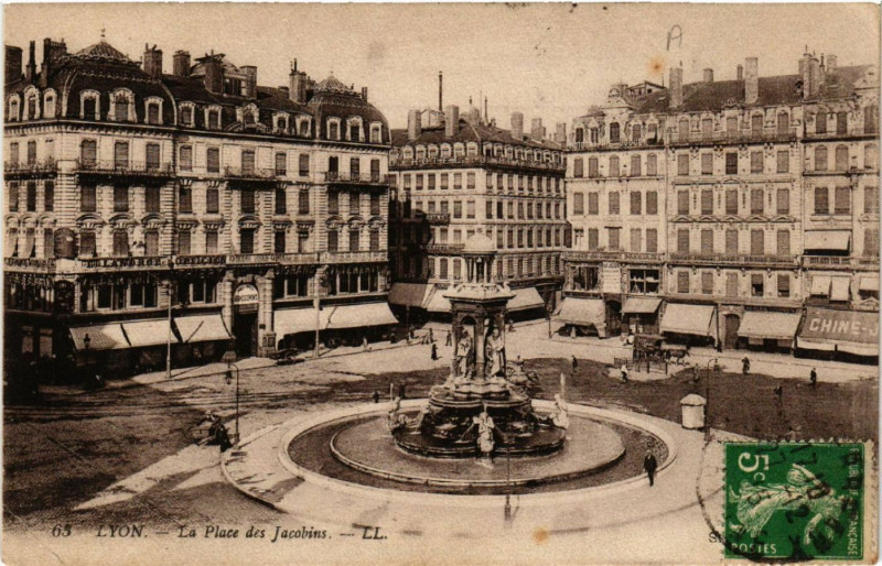 Carte postale ancienne Lyon Place des Jacobins. à Lyon