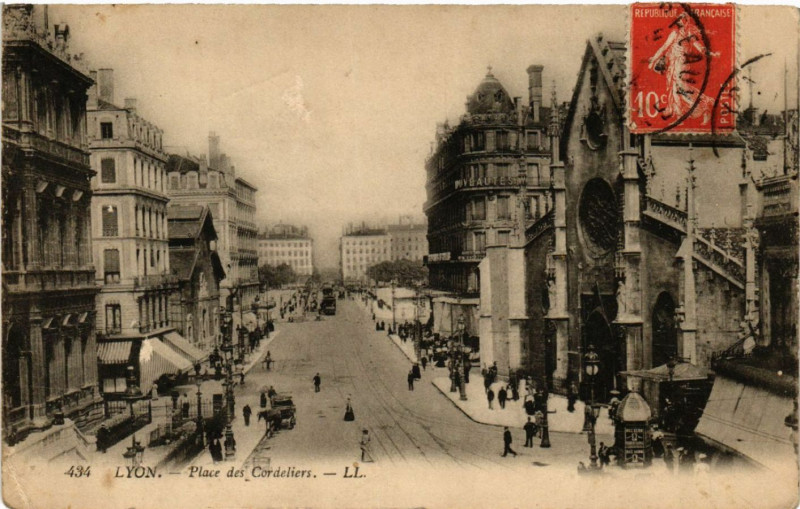Carte postale ancienne Lyon Place des Cordeliers. à Lyon