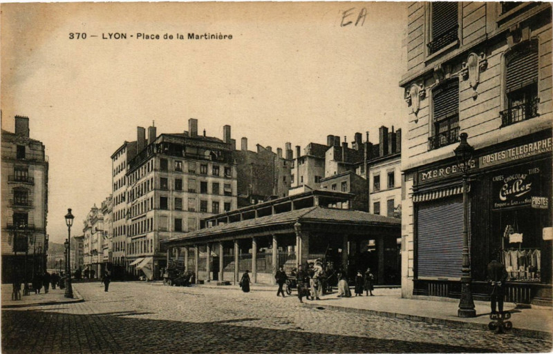 Carte postale ancienne Lyon Place de la Martiniere ` à Lyon