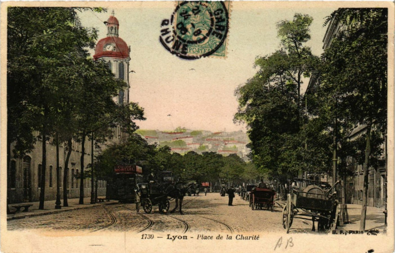 Carte postale ancienne Lyon Place de la Charite. à Lyon