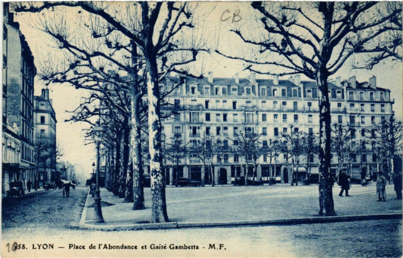 Carte postale ancienne Lyon Place de l'Abondance. Gaite Gambetta à Lyon
