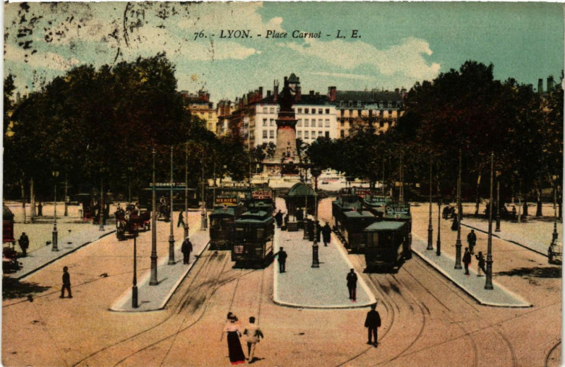 Carte postale ancienne Lyon Place Carnot. à Lyon