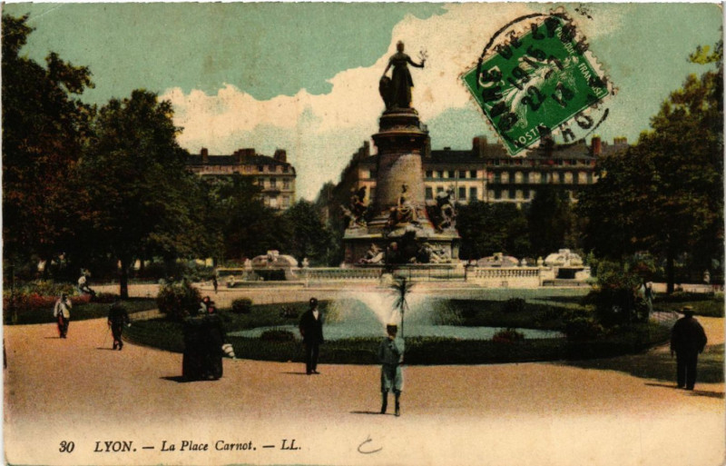 Carte postale ancienne Lyon Place Carnot. à Lyon