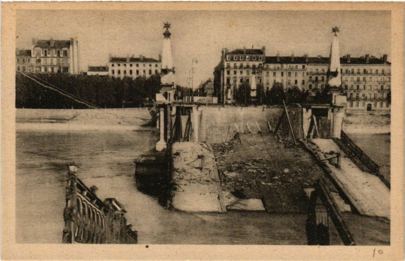 Carte postale ancienne Lyon Les Ponts Meurtris Pont Gallieni à Lyon