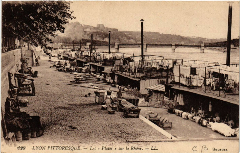 Carte postale ancienne Lyon Les Plates sur le Rhone à Lyon
