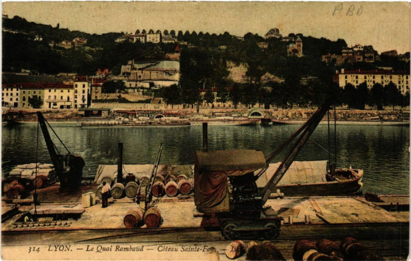 Carte postale ancienne Lyon Le Quai Rambaud Coteau St-Foy à Lyon