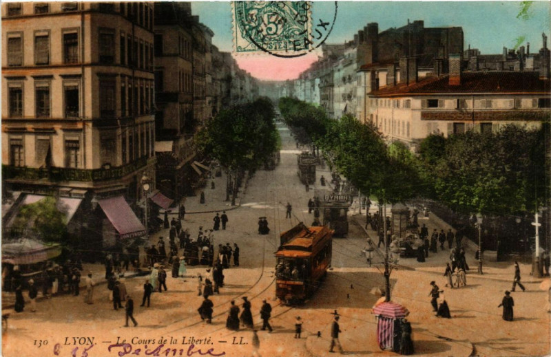 Carte postale ancienne Lyon Le Cours de la Liberte à Lyon