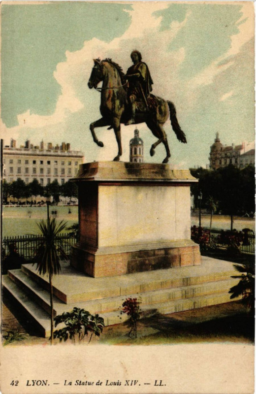Carte postale ancienne Lyon La Statue de Louis Xiv à Lyon