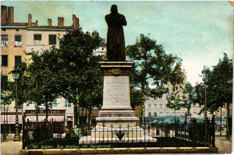 Carte postale ancienne Lyon La Statue de Jacquard. à Lyon