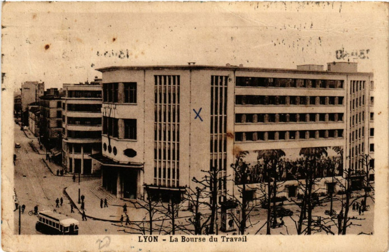 Carte postale ancienne Lyon La Bourse du Travail à Lyon