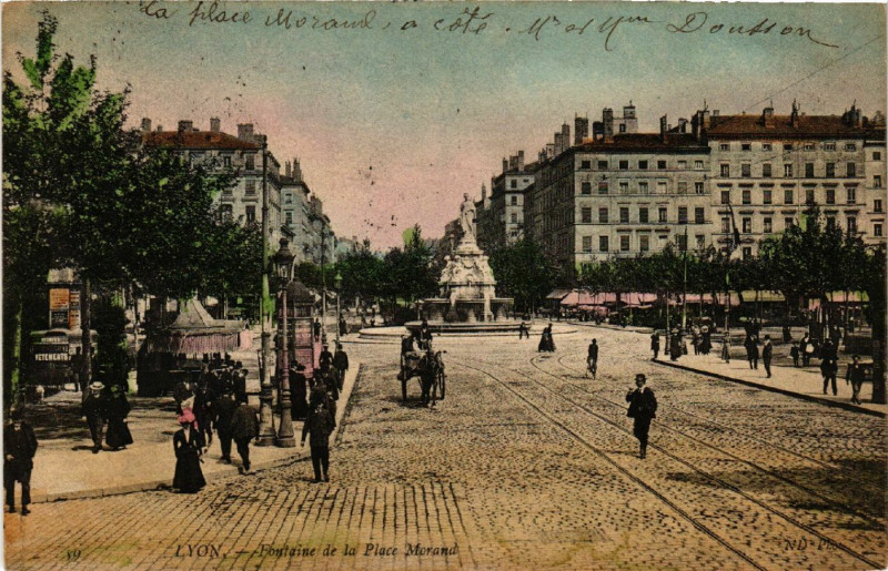 Carte postale ancienne Lyon Fontaine de la Place Morand à Lyon