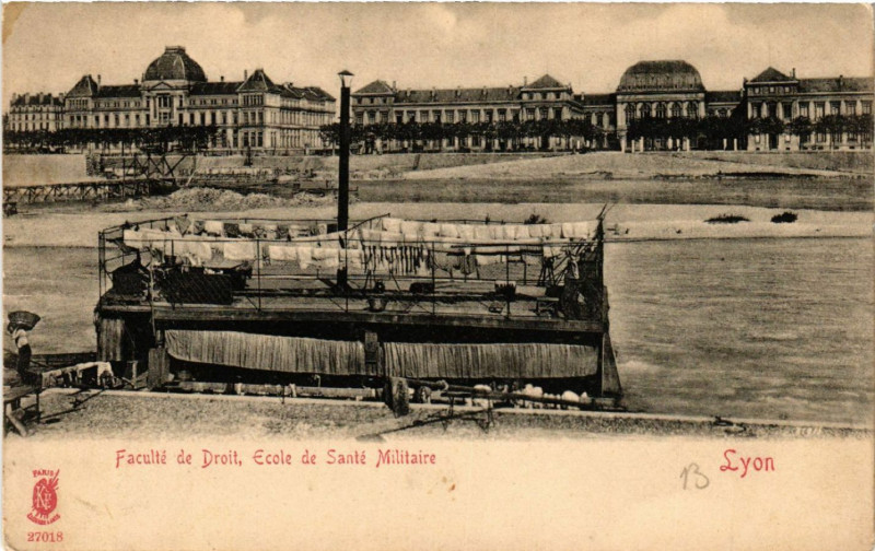 Carte postale ancienne Lyon Faculte de Droit Ecole de Sante Militaire à Lyon
