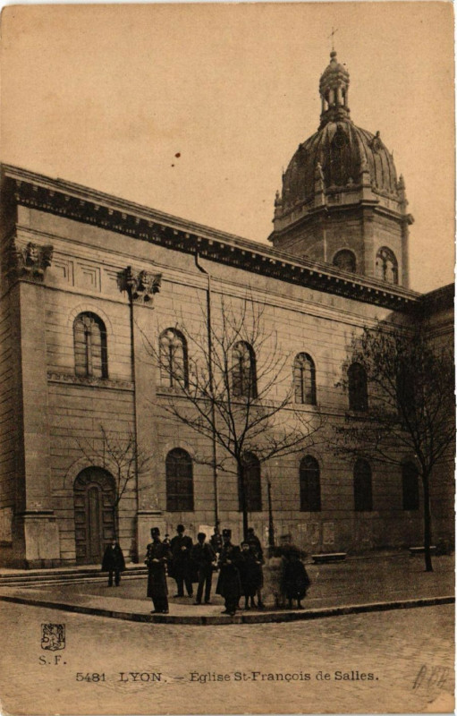 Carte postale ancienne Lyon Eglise St-Francois de Salles à Lyon