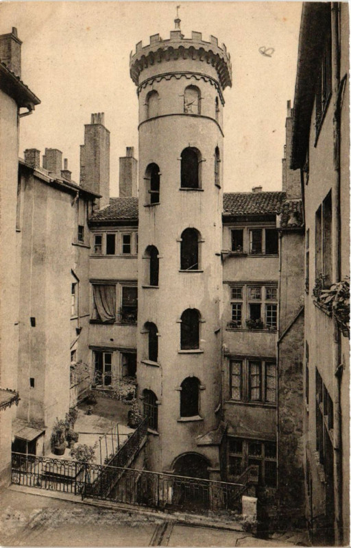 Carte postale ancienne Lyon Vieilles maison. Rue du Boeuf à Lyon