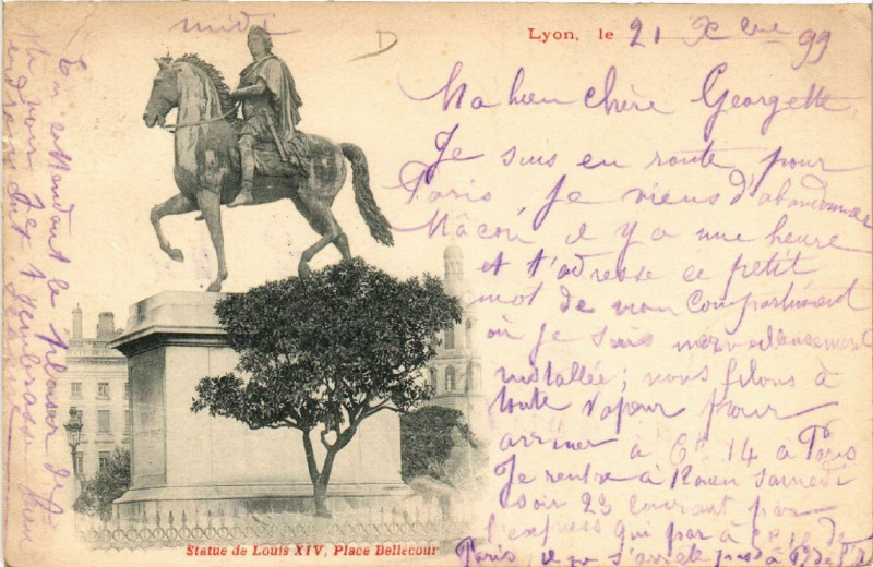 Carte postale ancienne Lyon Statue de Louis Xiv Place Bellecour à Lyon