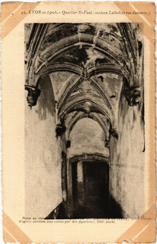Carte postale ancienne Lyon Quartier St-Paul maison Lathelise à Lyon