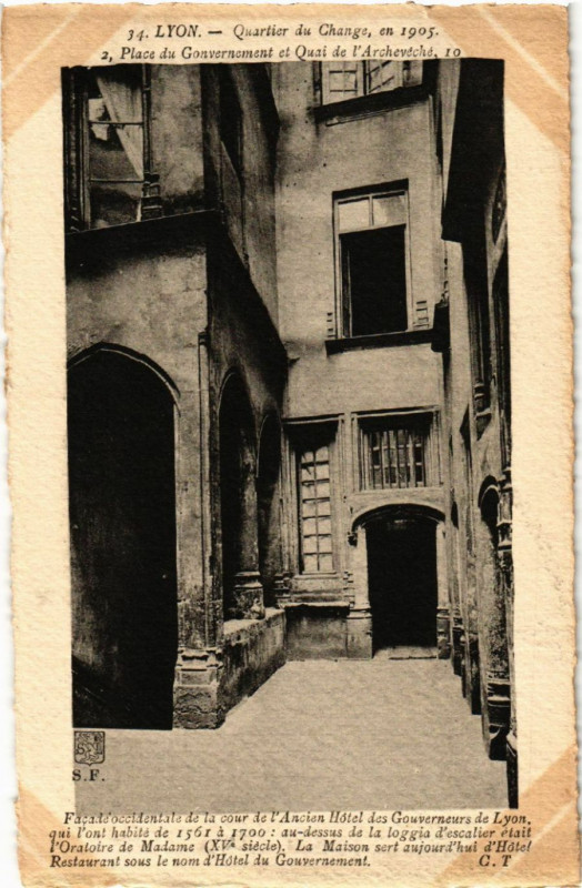 Carte postale ancienne Lyon Place du Gouvernement et Quai de l'Archeveche à Lyon