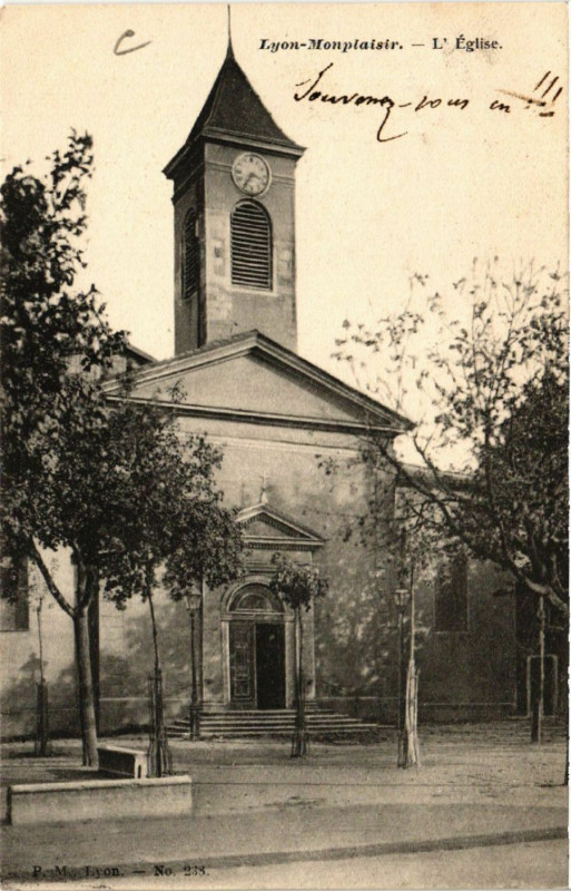 Carte postale ancienne Lyon Monplaisir. L'Eglise à Lyon