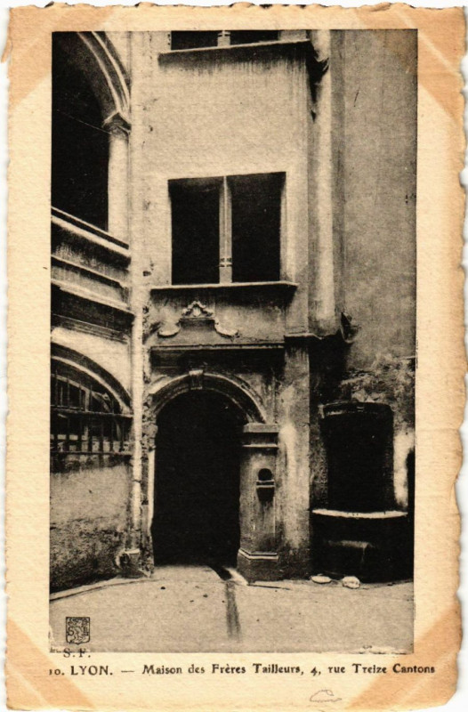 Carte postale ancienne Lyon Maison des Freres Tailleurs à Lyon