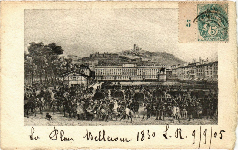 Carte postale ancienne Lyon La Place Bellecour à Lyon